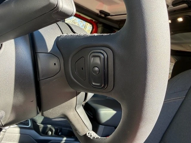 2025 Jeep JL Wrangler - Image 13 of 21