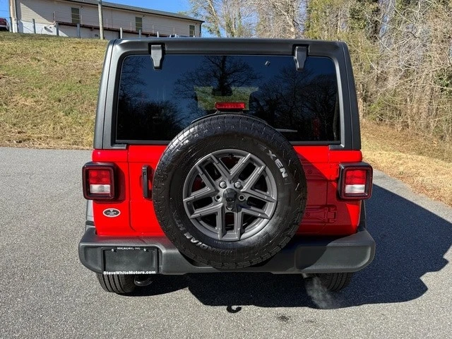 2025 Jeep JL Wrangler - Image 7 of 21