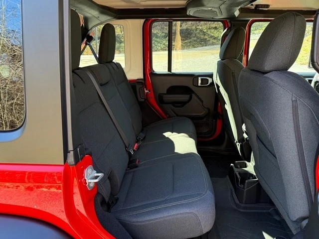 2025 Jeep JL Wrangler - Image 16 of 21