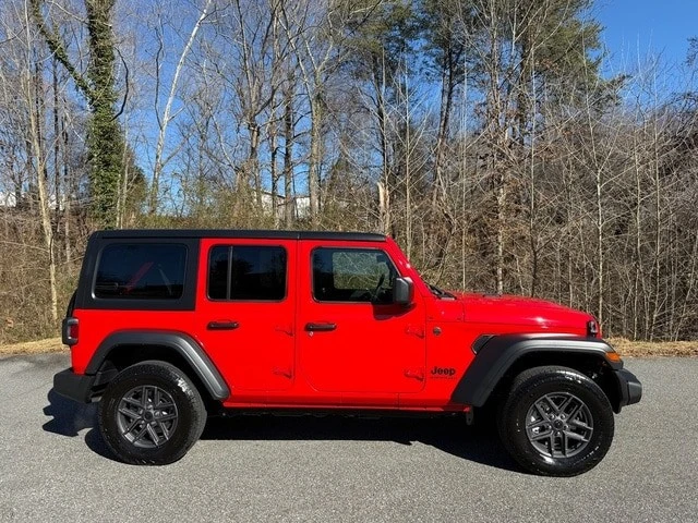 2025 Jeep JL Wrangler - Image 5 of 12