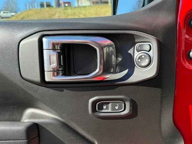 2025 Jeep JL Wrangler - Image 12 of 21