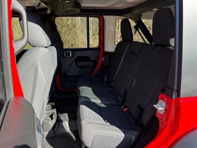 2025 Jeep JL Wrangler - Image 14 of 21
