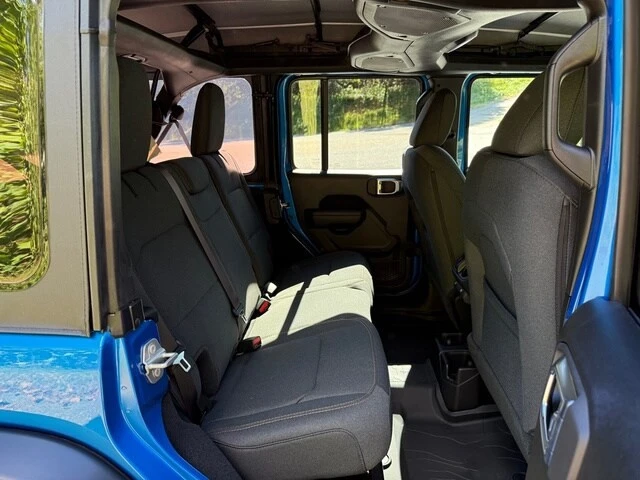 2025 Jeep JL Wrangler - Image 17 of 29