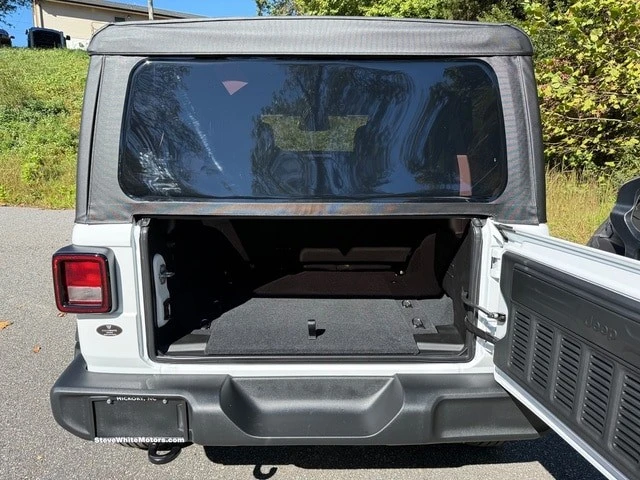 2025 Jeep JL Wrangler - Image 16 of 21