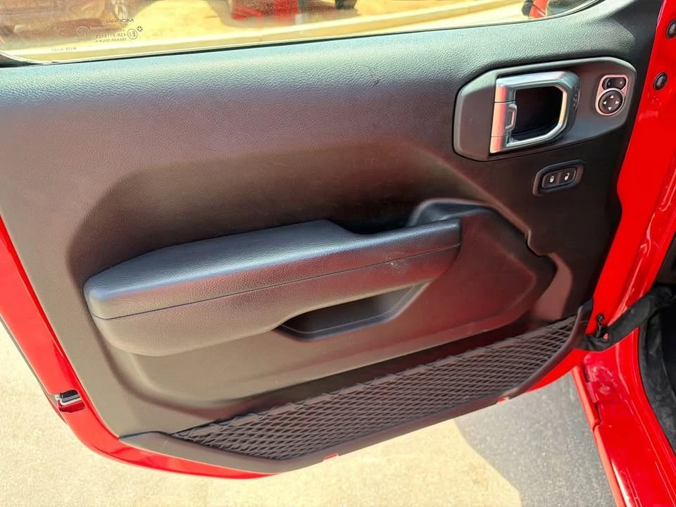2025 Jeep JL Wrangler - Image 10 of 20