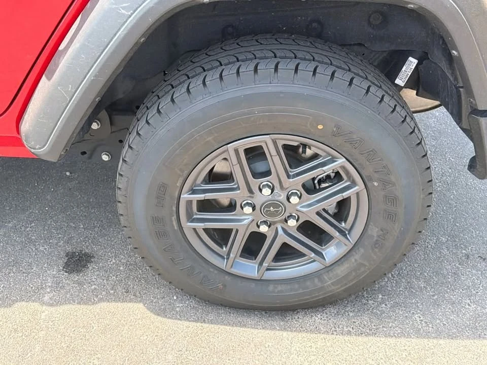 2025 Jeep JL Wrangler - Image 19 of 20
