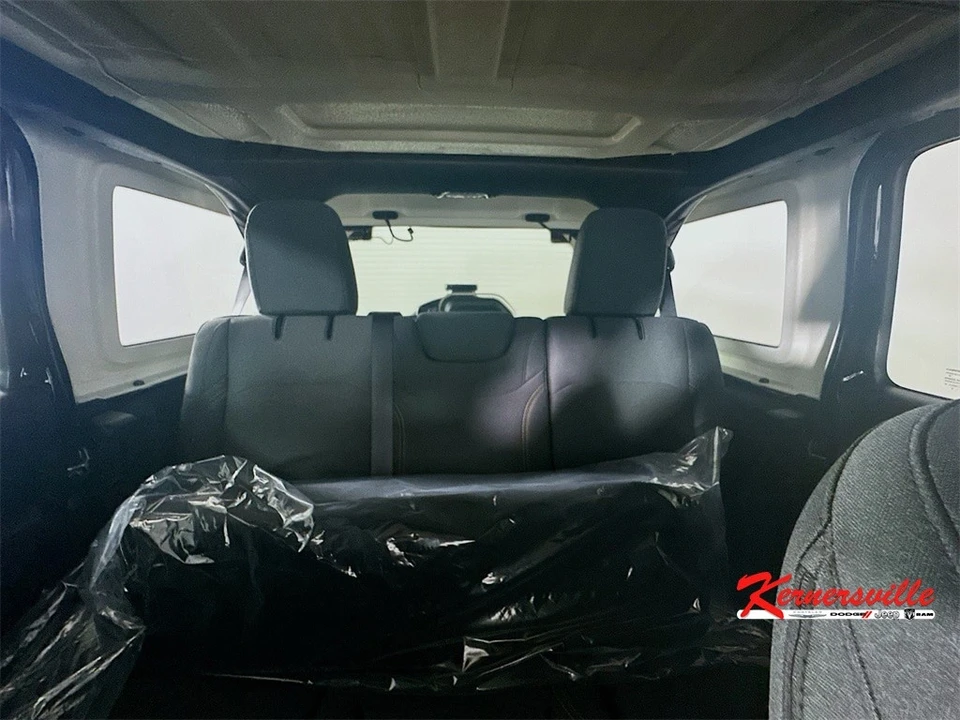 2025 Jeep JL Wrangler - Image 10 of 20