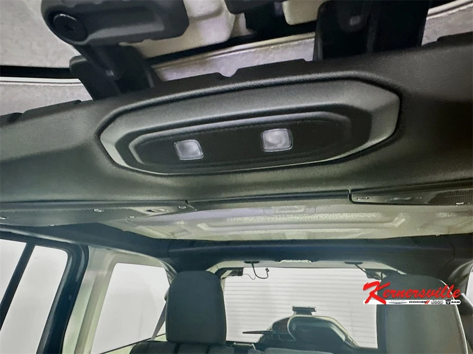 2025 Jeep JL Wrangler - Image 14 of 20