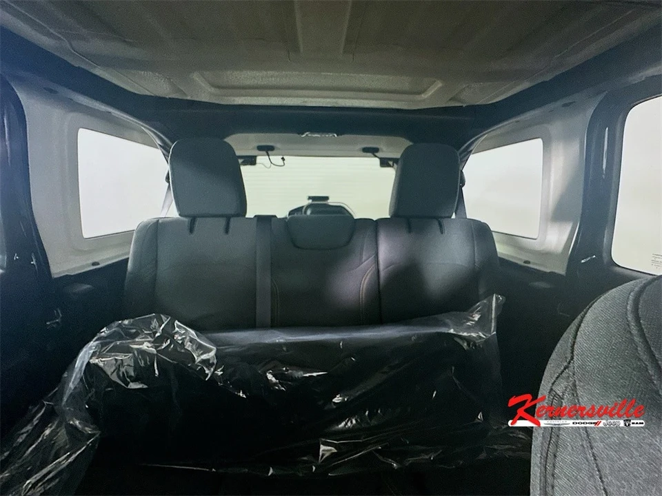 2025 Jeep JL Wrangler - Image 10 of 20