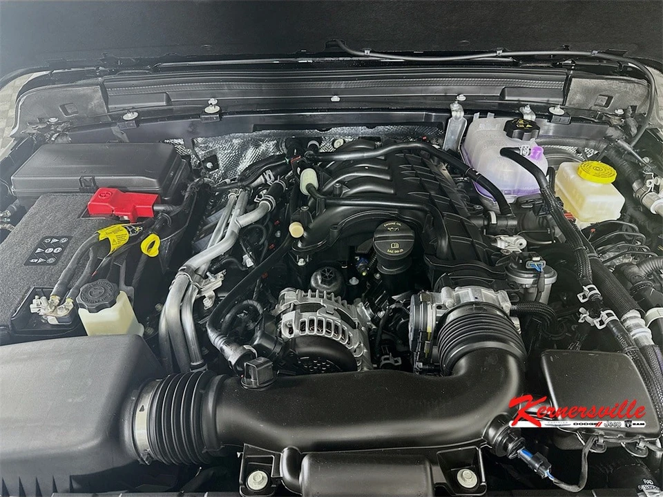 2025 Jeep JL Wrangler - Image 17 of 20