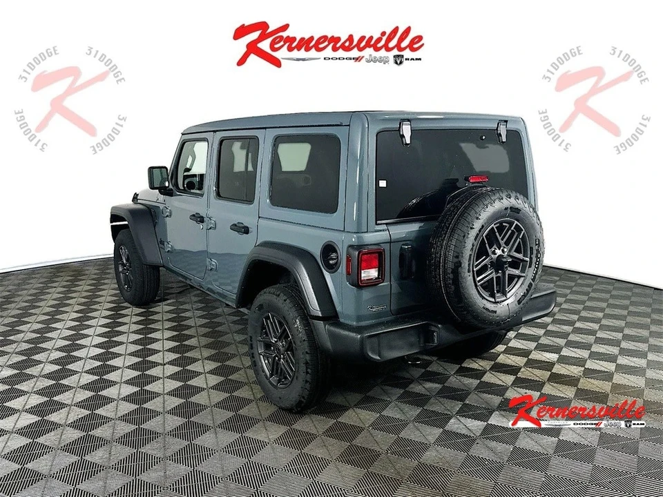 2025 Jeep JL Wrangler - Image 5 of 12