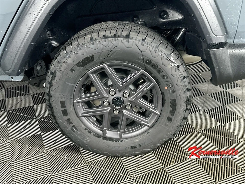 2025 Jeep JL Wrangler - Image 17 of 21