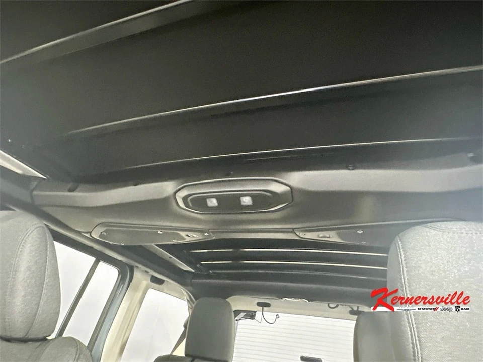 2025 Jeep JL Wrangler - Image 14 of 21