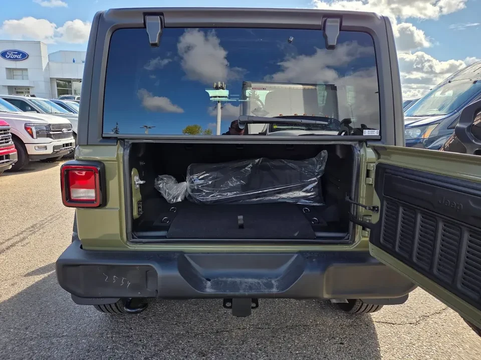 2025 Jeep JL Wrangler - Image 7 of 12
