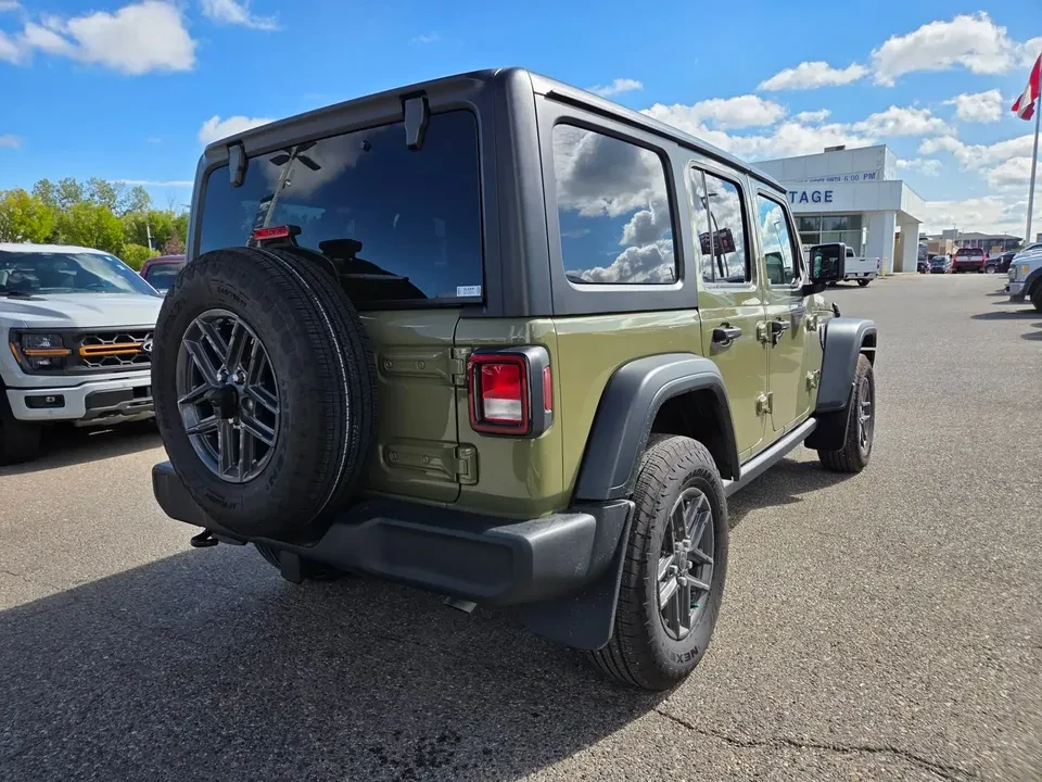 2025 Jeep JL Wrangler - Image 5 of 12