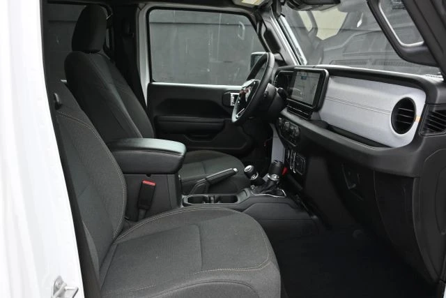 2025 Jeep JL Wrangler - Image 12 of 19