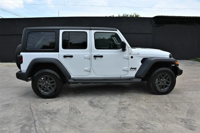 2025 Jeep JL Wrangler - Image 7 of 19