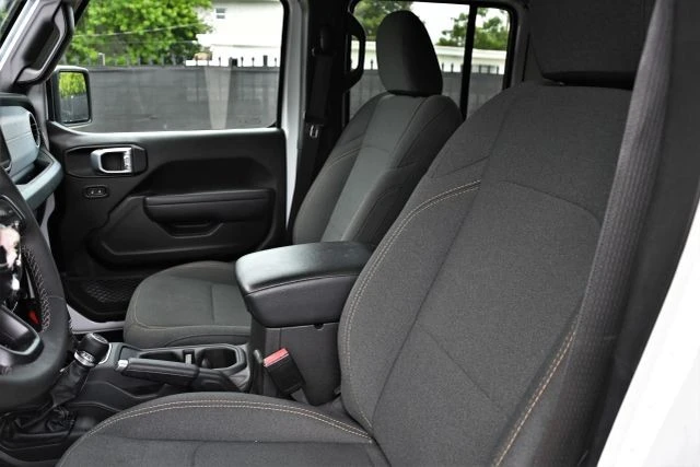 2025 Jeep JL Wrangler - Image 11 of 19