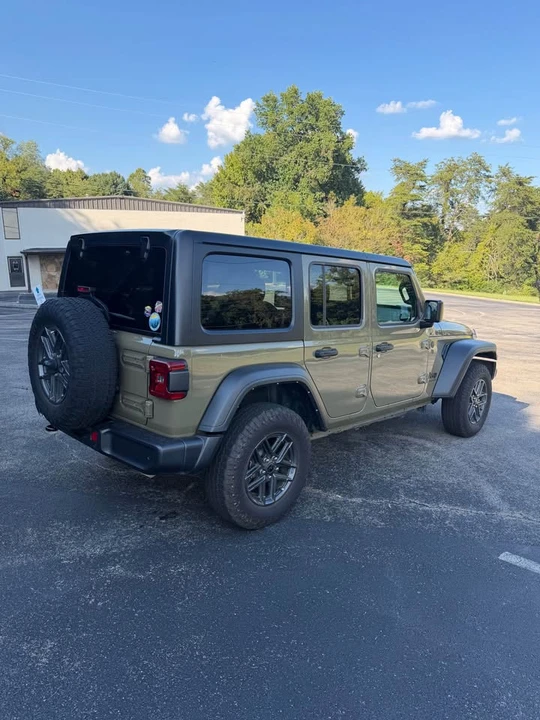 2025 Jeep JL Wrangler - Image 5 of 11