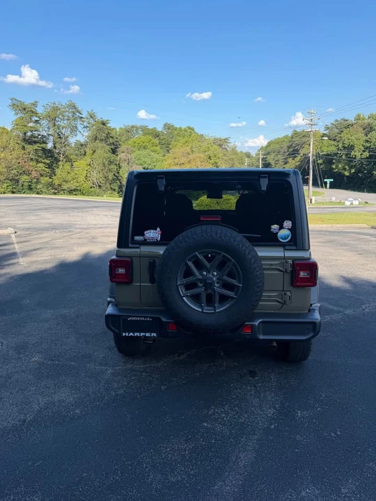 2025 Jeep JL Wrangler - Image 6 of 11