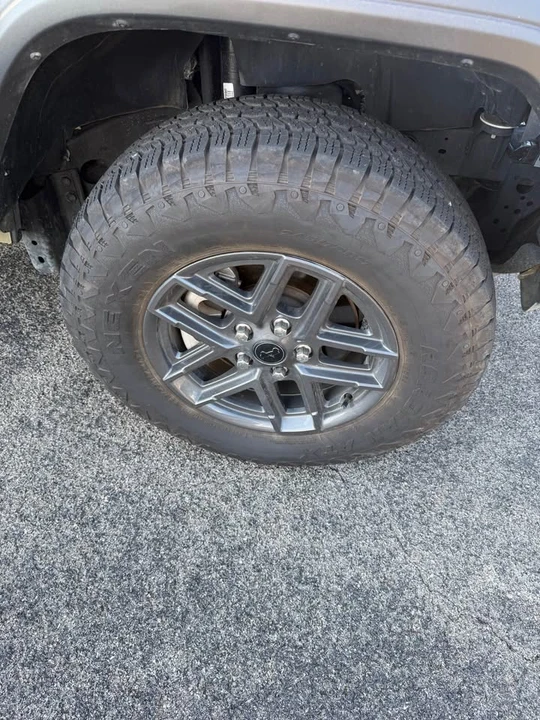 2025 Jeep JL Wrangler - Image 4 of 11