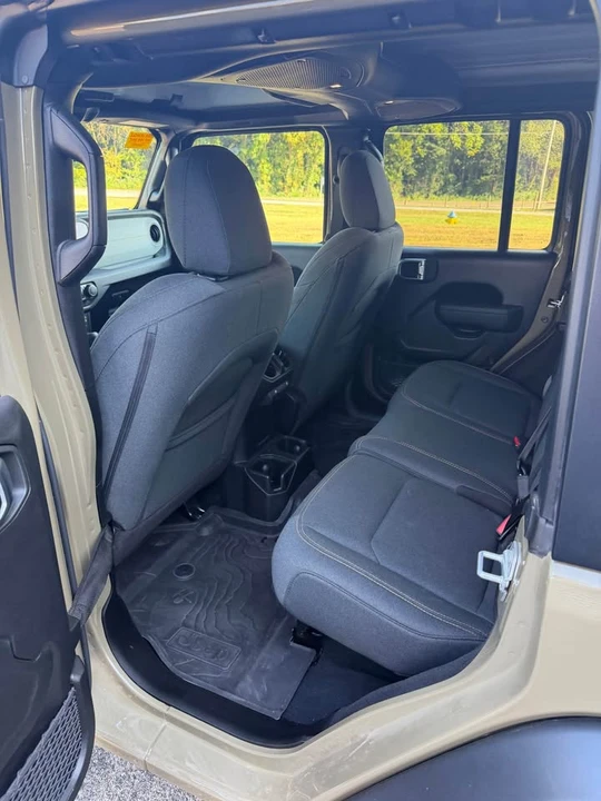 2025 Jeep JL Wrangler - Image 8 of 11