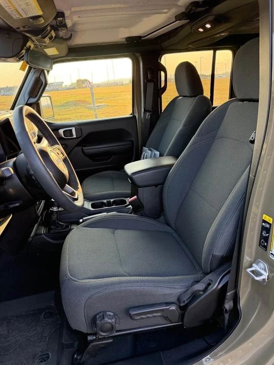 2025 Jeep JL Wrangler - Image 5 of 12
