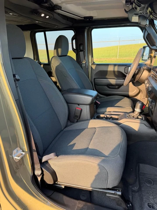 2025 Jeep JL Wrangler - Image 8 of 12