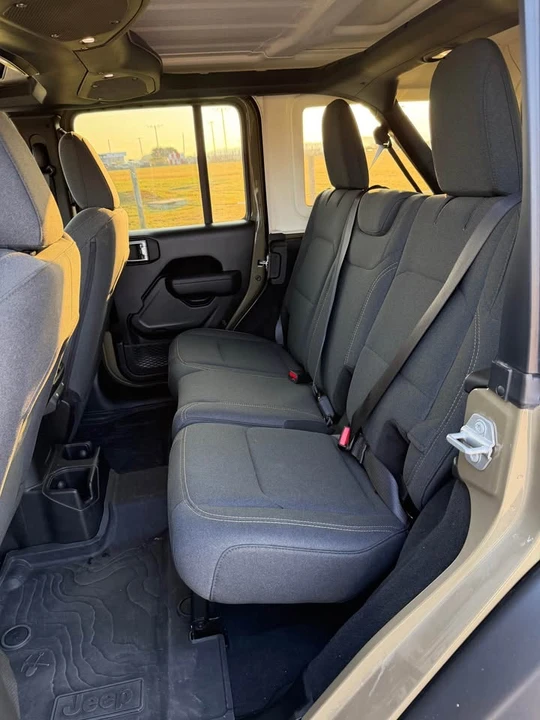 2025 Jeep JL Wrangler - Image 6 of 12