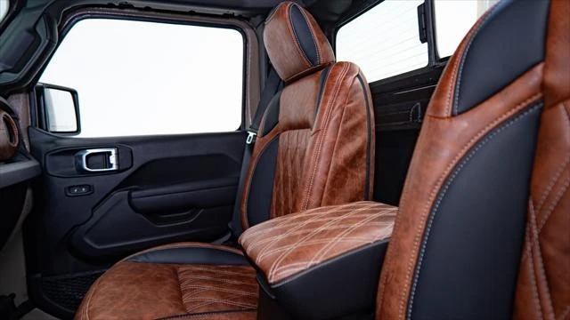 2025 Jeep JL Wrangler - Image 29 of 31