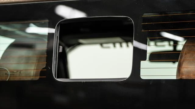 2025 Jeep JL Wrangler - Image 11 of 31