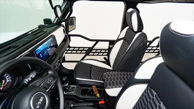 2025 Jeep JL Wrangler - Image 30 of 31