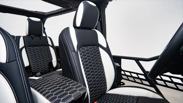 2025 Jeep JL Wrangler - Image 22 of 31