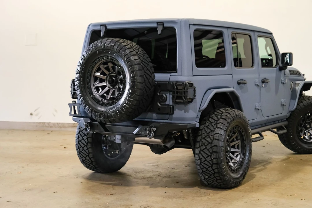 2025 Jeep JL Wrangler - Image 11 of 12