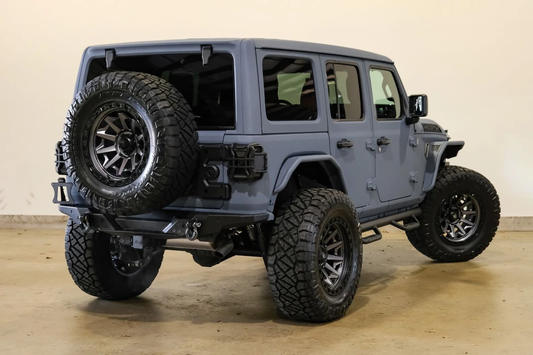 2025 Jeep JL Wrangler - Image 10 of 12