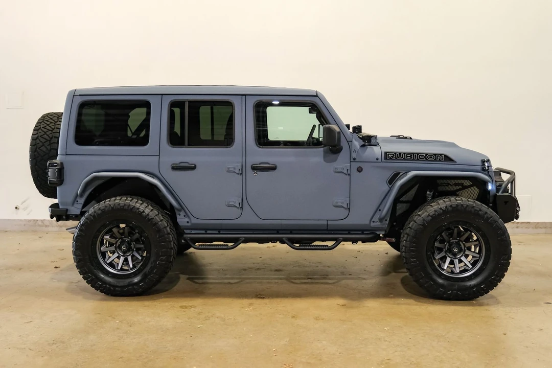 2025 Jeep JL Wrangler - Image 9 of 12