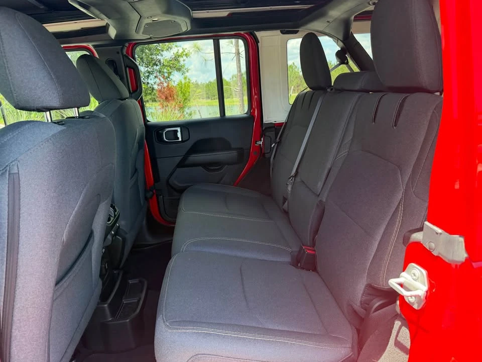 2025 Jeep JL Wrangler - Image 10 of 14
