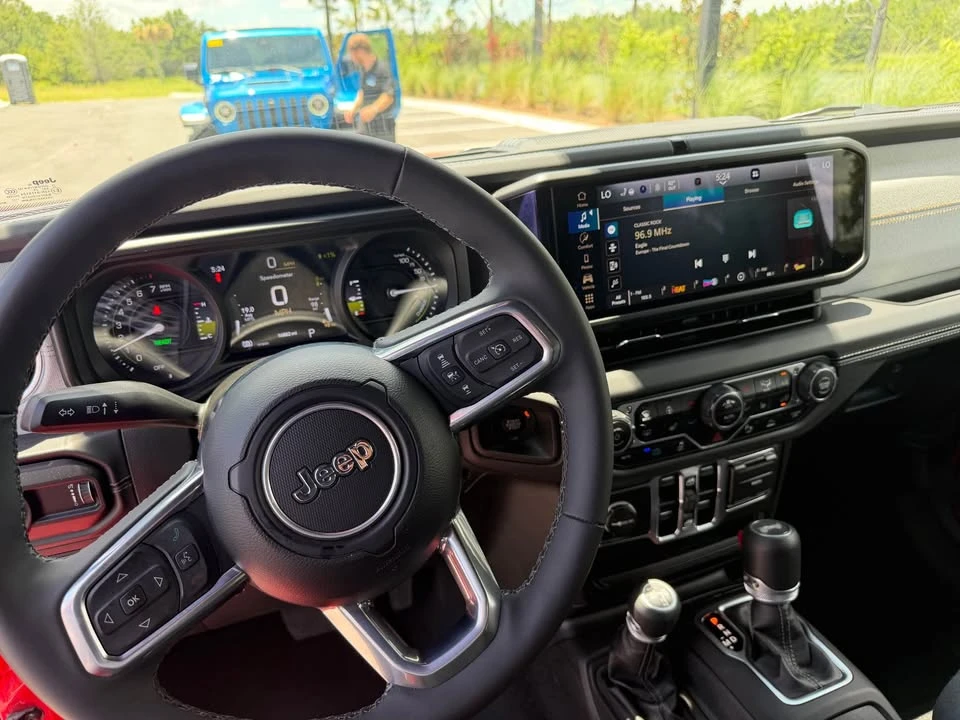 2025 Jeep JL Wrangler - Image 14 of 14