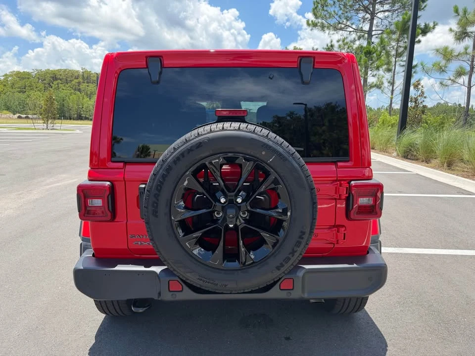 2025 Jeep JL Wrangler - Image 6 of 14