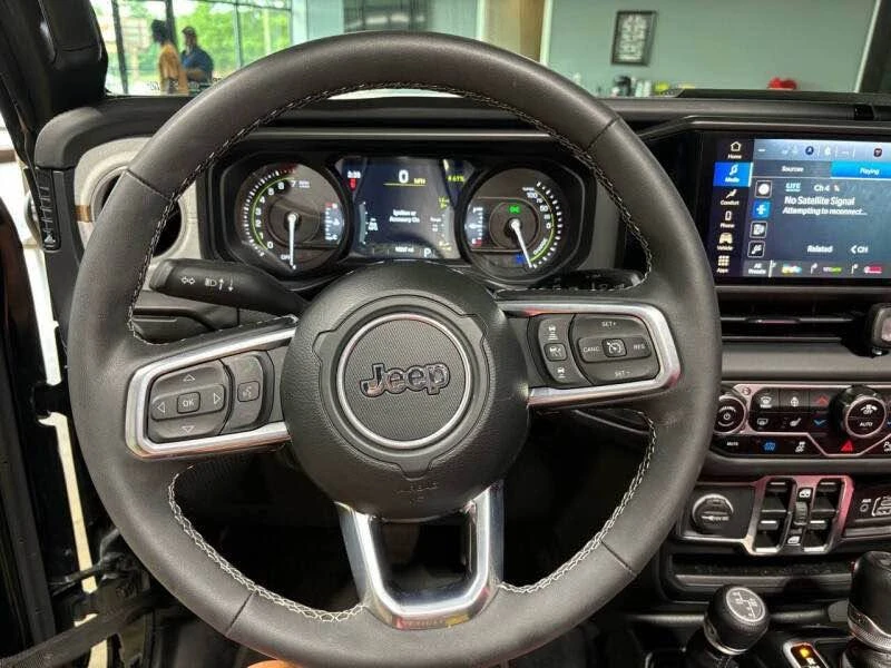 2025 Jeep JL Wrangler - Image 13 of 17