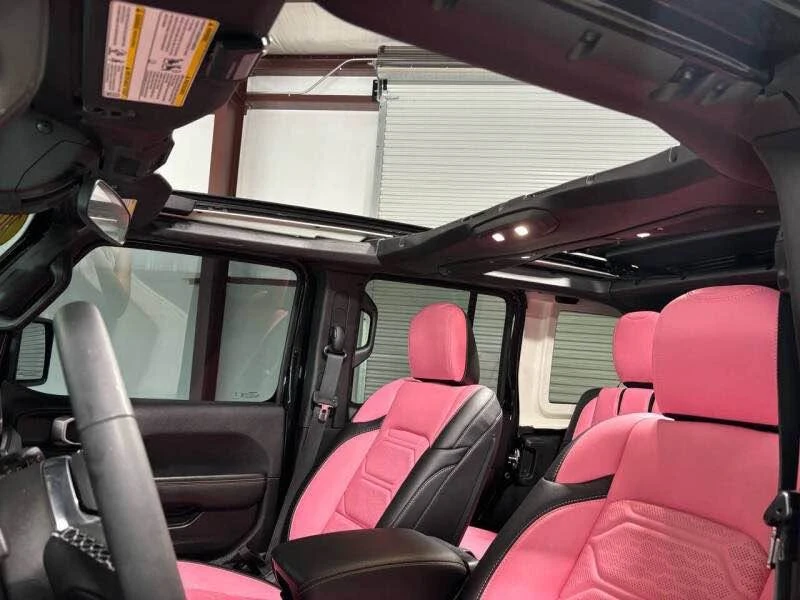 2025 Jeep JL Wrangler - Image 11 of 17