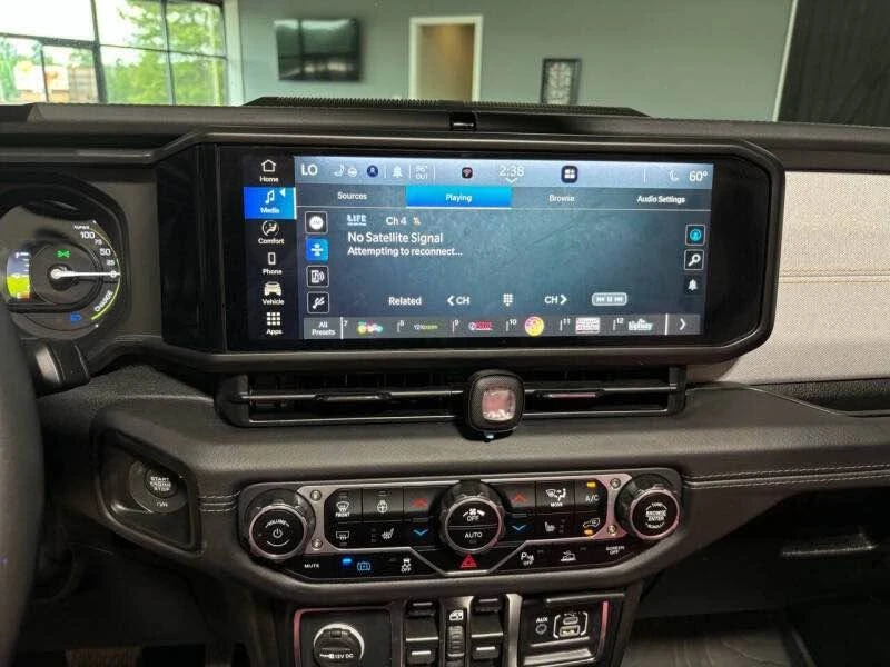 2025 Jeep JL Wrangler - Image 14 of 17