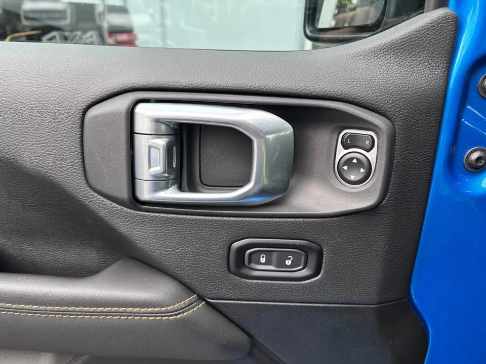 2025 Jeep JL Wrangler - Image 4 of 5