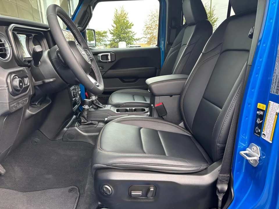 2025 Jeep JL Wrangler - Image 3 of 5