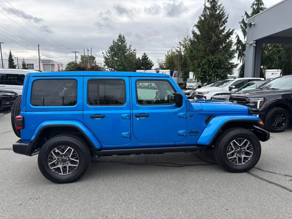 2025 Jeep JL Wrangler - Image 2 of 5