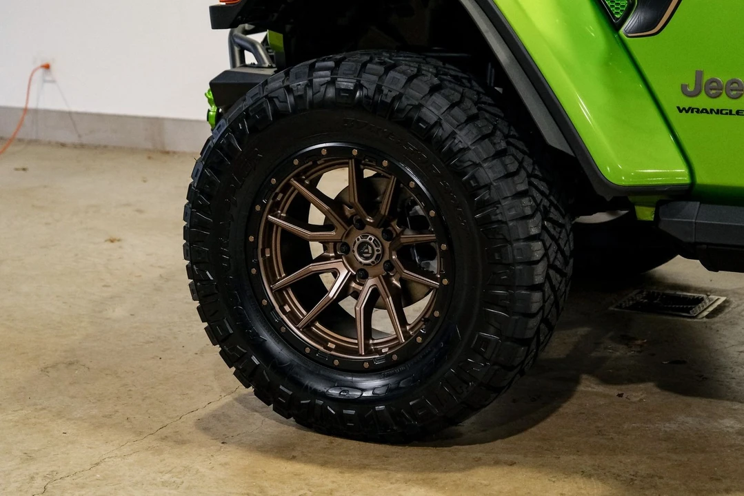 2025 Jeep JL Wrangler - Image 11 of 12