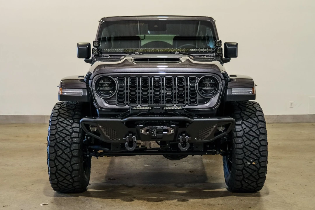 2025 Jeep - Image 2 of 12