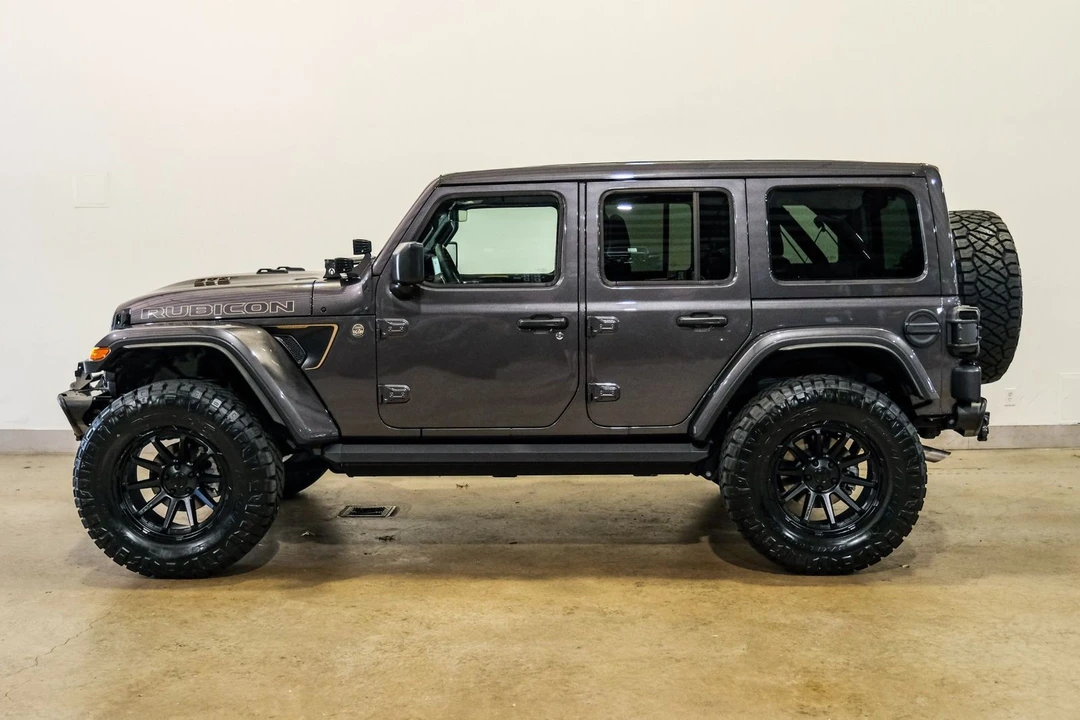 2025 Jeep JL Wrangler - Image 9 of 12