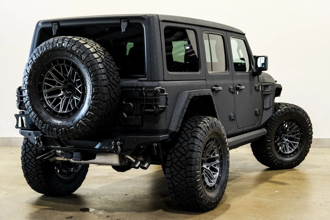 2025 Jeep JL Wrangler - Image 9 of 12