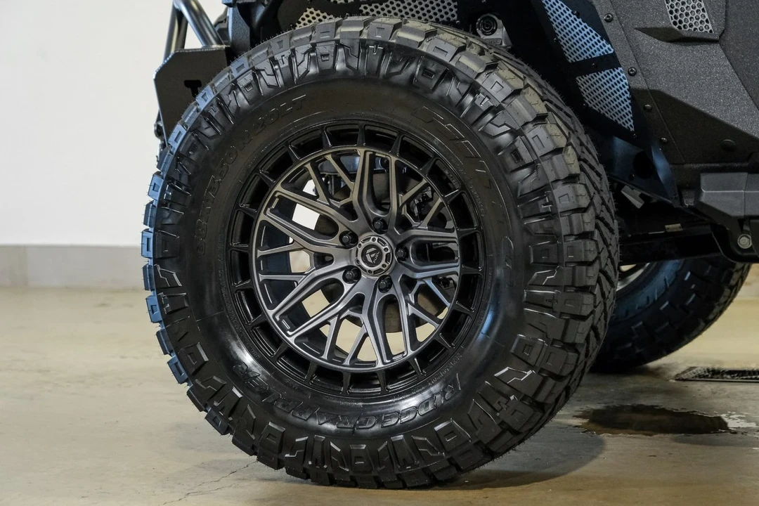 2025 Jeep JL Wrangler - Image 9 of 12
